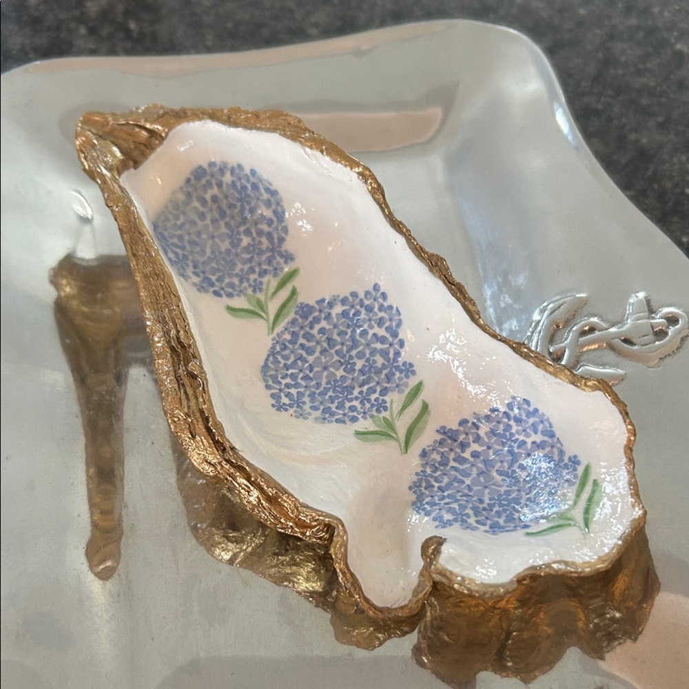 Blue Hydrangeas on OysterShell
